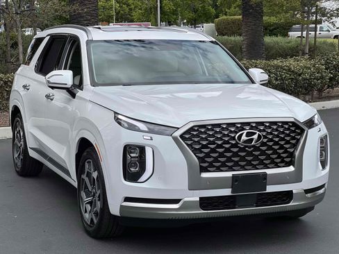 Used 2022 Hyundai Palisade Calligraphy w/ Cargo Package FWD image 3