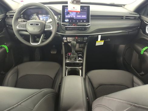 New 2026 Jeep Compass Latitude image 15