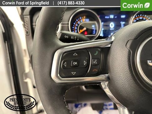 Used 2023 Jeep Gladiator Overland w/ LED Lighting Group AWD/4WD image 32