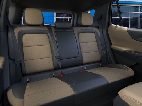 New 2026 Chevrolet Equinox ACTIV AWD/4WD image 17