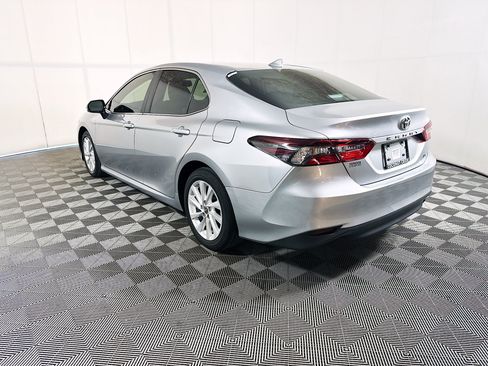 Used 2024 Toyota Camry LE w/ Convenience Package FWD image 5