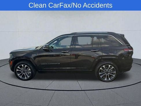 Used 2022 Jeep Grand Cherokee Overland w/ Luxury Tech Group IV AWD/4WD image 2