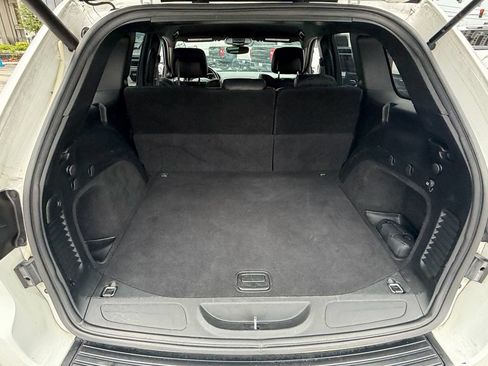 Used 2019 Jeep Grand Cherokee Laredo AWD/4WD image 15