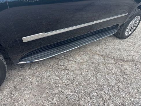 Used 2020 Cadillac Escalade ESV 4WD image 9