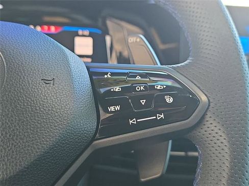 Used 2022 Volkswagen Golf R image 22
