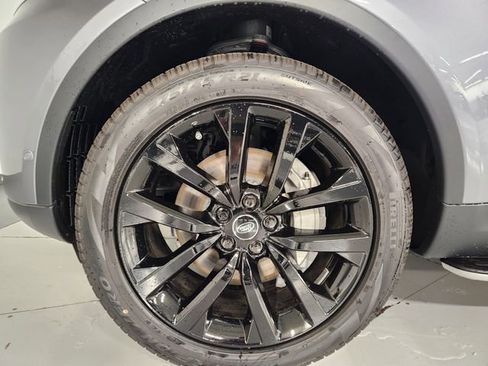New 2026 Land Rover Discovery S AWD/4WD image 8