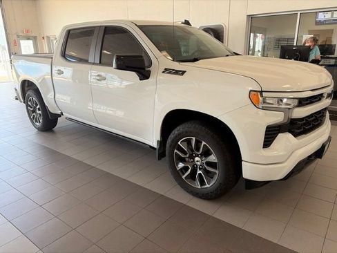 Used 2023 Chevrolet Silverado 1500 RST w/ Convenience Package II AWD/4WD image 2