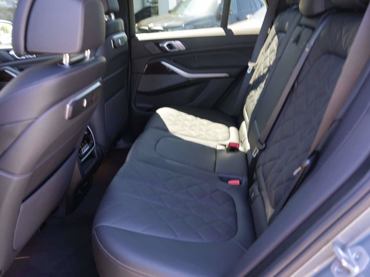 Used 2026 BMW X5 xDrive40i AWD/4WD image 21