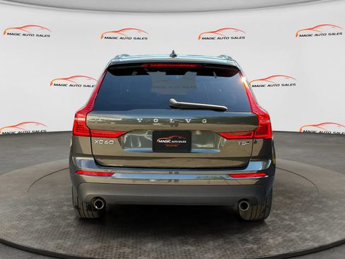 Used 2021 Volvo XC60 T5 Momentum w/ Protection Package AWD/4WD image 9