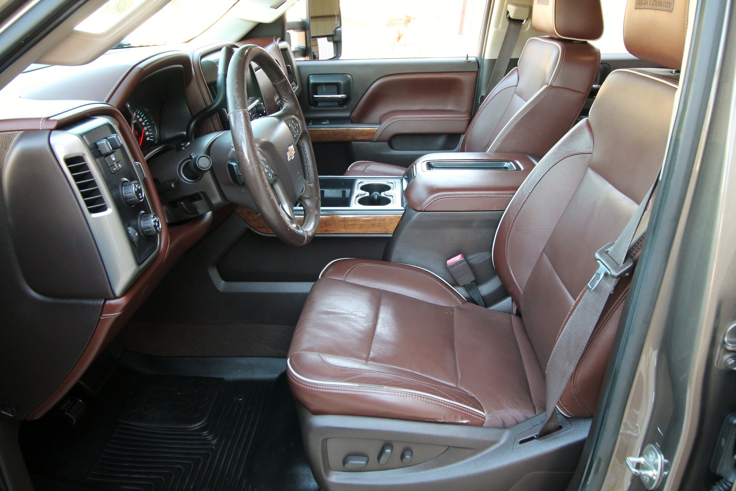 Used 2015 Chevrolet Silverado 2500 High Country w/ Duramax Plus Package AWD/4WD image 24
