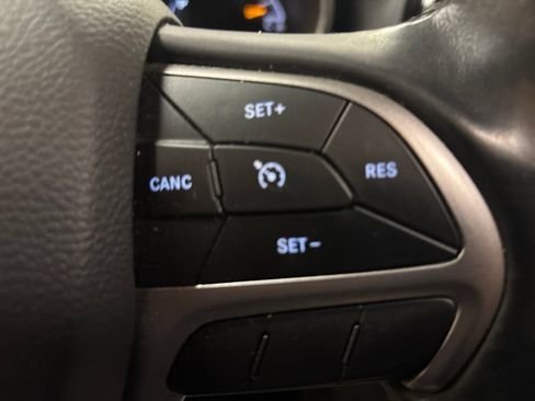 Used 2019 Jeep Grand Cherokee Limited w/ Luxury Group II AWD/4WD image 26