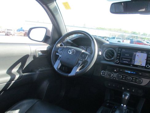 Used 2023 Toyota Tacoma TRD Off-Road w/ TRD Premium Off Road Package image 27