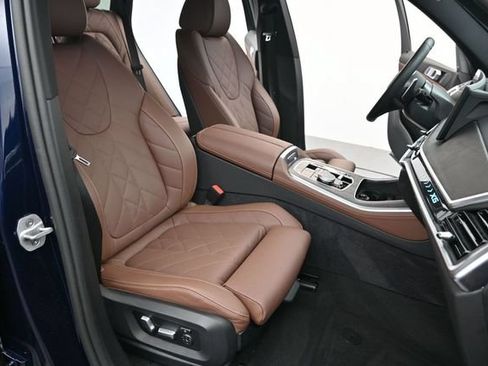 Used 2025 BMW X5 xDrive40i w/ M Sport Package AWD/4WD image 31