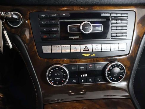 Used 2013 Mercedes-Benz SL 550 w/ Premium Pkg image 39