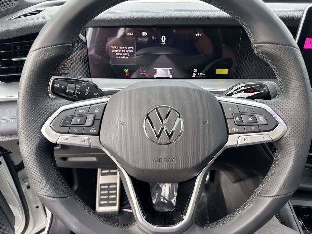 New 2026 Volkswagen Tiguan SE R-Line FWD image 18