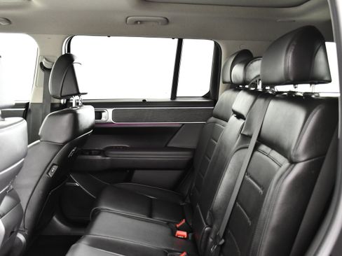 Used 2024 Hyundai Santa Fe Limited image 32