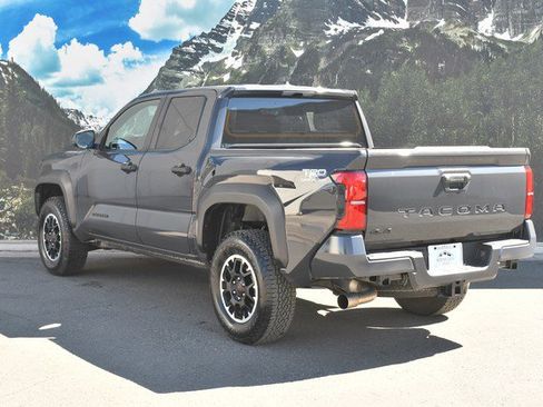 Certified 2025 Toyota Tacoma TRD Off-Road image 9