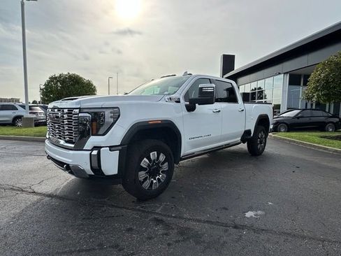 Used 2024 GMC Sierra 2500 Denali w/ Denali Reserve Package AWD/4WD image 5