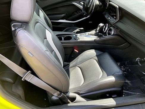 Used 2021 Chevrolet Camaro LT w/ RS Package image 27