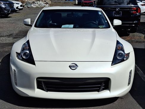 Used 2020 Nissan 370Z Coupe image 2