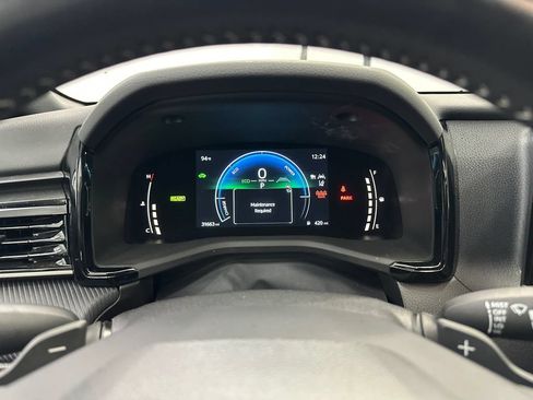 Used 2025 Toyota Camry SE FWD image 26