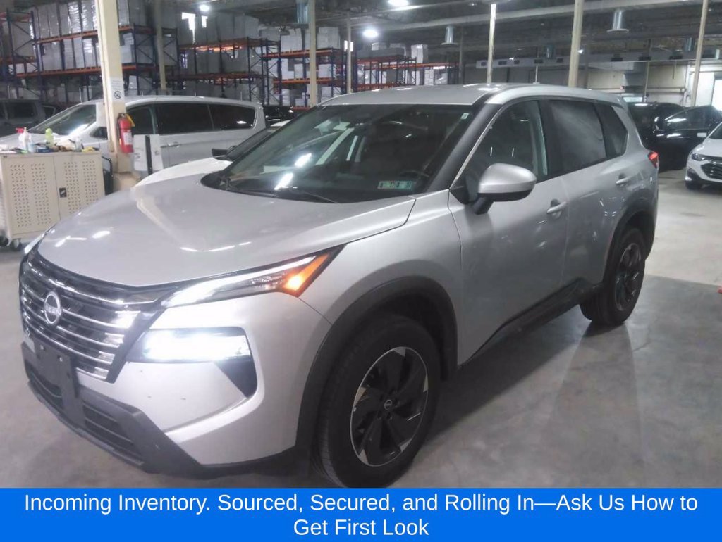 Used 2025 Nissan Rogue SV AWD/4WD image 1