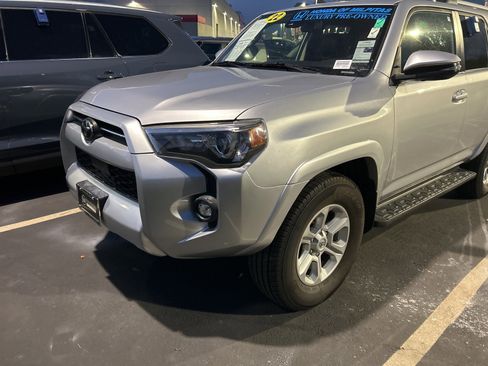 Certified 2022 Toyota 4Runner SR5 Premium image 2
