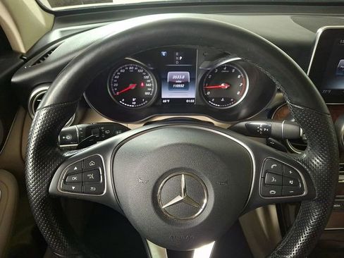 Used 2019 Mercedes-Benz GLC 300 4MATIC image 19