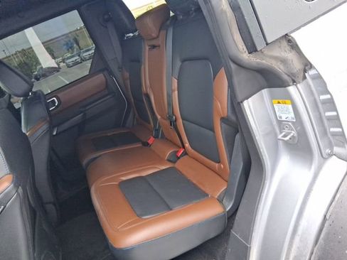 Used 2024 Ford Bronco Outer Banks w/ Sasquatch Package AWD/4WD image 16