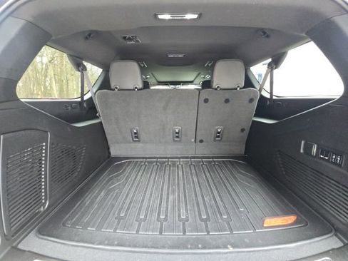 Used 2022 GMC Yukon XL Denali image 16