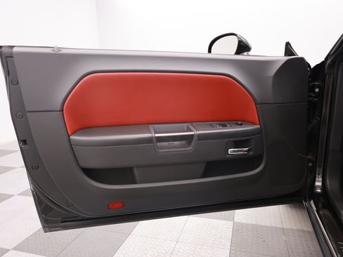 Used 2009 Dodge Challenger R/T RWD image 23