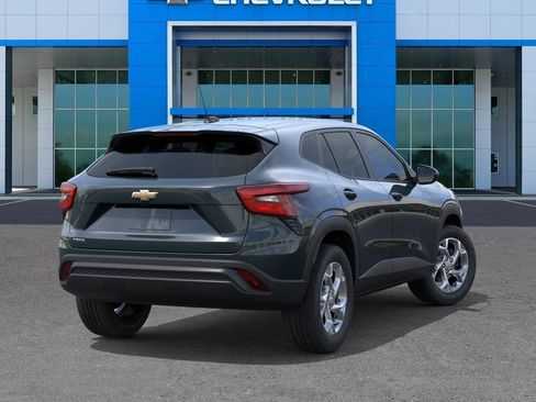 New 2026 Chevrolet Trax LS w/ LS Convenience Package FWD image 1