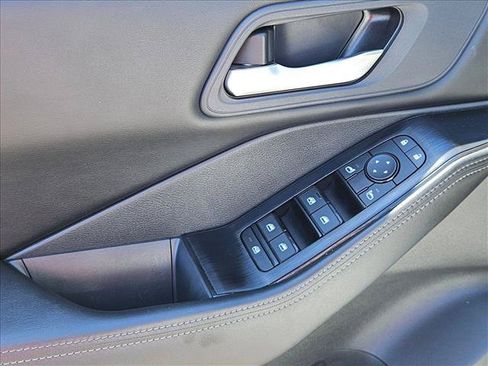 Used 2024 Nissan Rogue SV AWD/4WD image 11