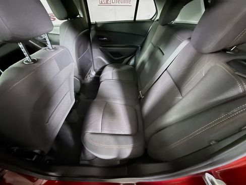 Used 2020 Chevrolet Trax LT image 25