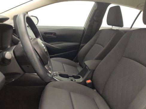 Used 2025 Toyota Corolla LE FWD image 17