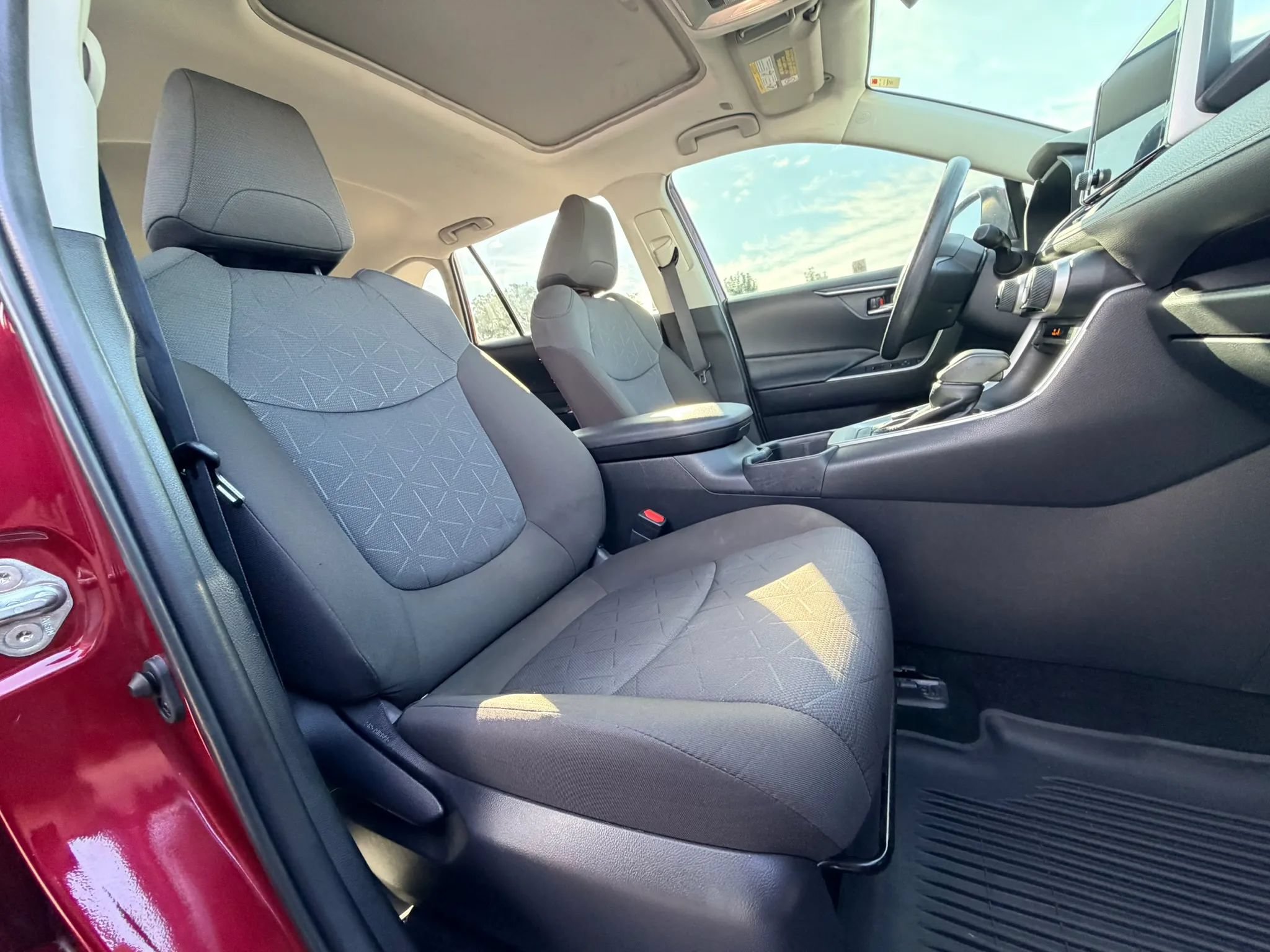 Used 2024 Toyota RAV4 XLE w/ Convenience Package AWD/4WD image 25