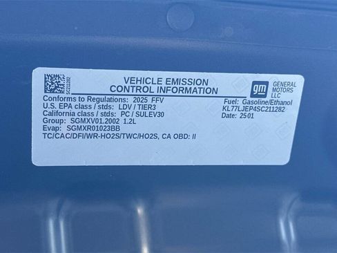 Used 2025 Chevrolet Trax RS w/ Driver Confidence Package image 29