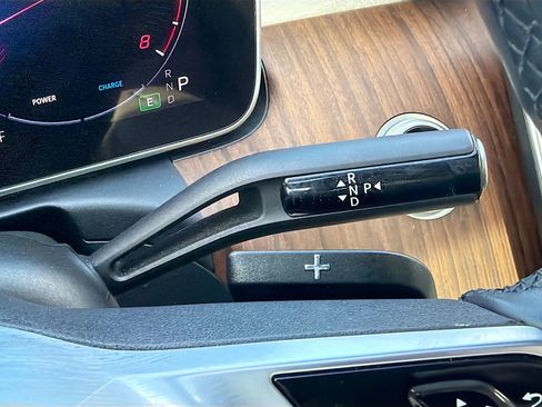 Used 2025 Mercedes-Benz C 300 4MATIC Sedan image 29