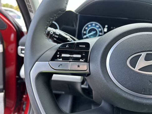 New 2025 Hyundai Elantra Limited FWD image 29