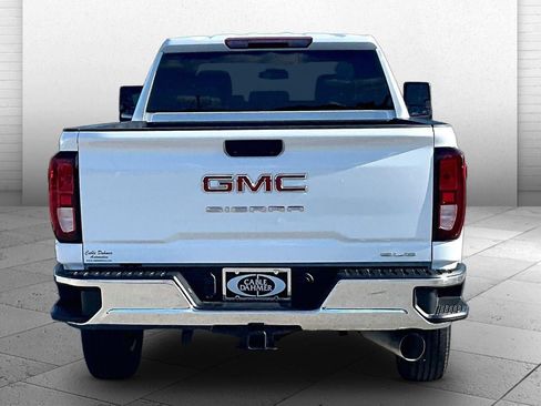 Used 2025 GMC Sierra 2500 SLE AWD/4WD image 3