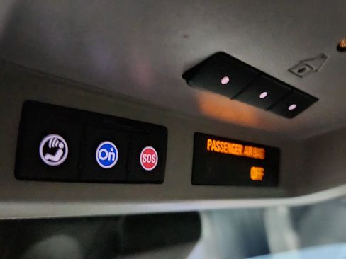 Used 2017 Cadillac Escalade Luxury image 42