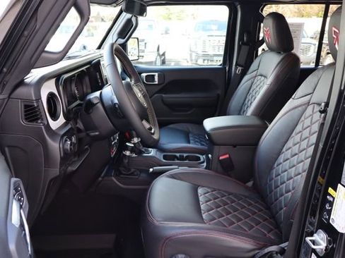 Used 2024 Jeep Wrangler Willys image 30