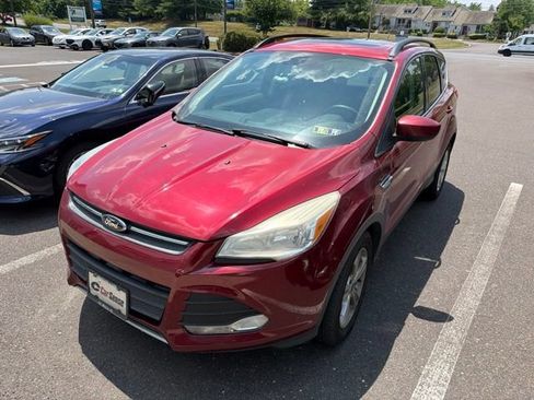 Used 2016 Ford Escape SE w/ Equipment Group 201A AWD/4WD image 2