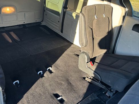 Used 2015 Dodge Grand Caravan SE w/ Quick Order Package 29E SE image 25