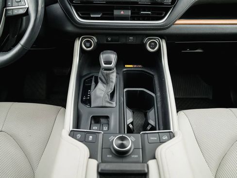 Used 2024 Toyota Grand Highlander Platinum image 24