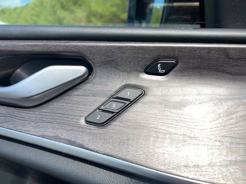 Used 2021 Jeep Grand Cherokee L Overland w/ Luxury Tech Group IV image 14