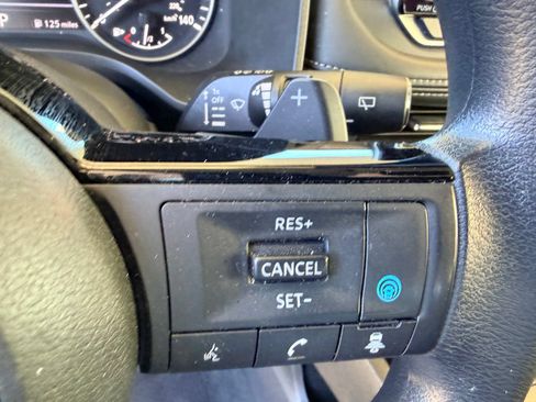 Used 2023 Nissan Rogue SV AWD/4WD image 24
