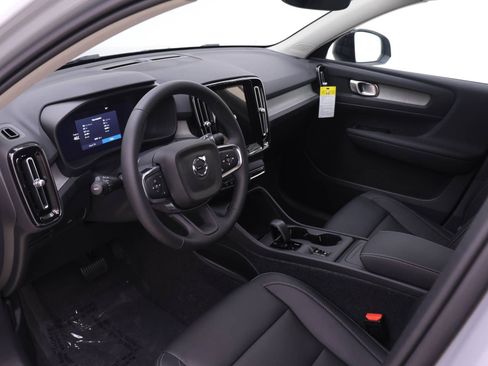 New 2026 Volvo XC40 B5 Core image 6