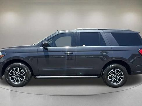 Certified 2024 Ford Expedition XLT RWD image 5
