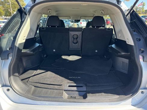 Used 2020 Nissan Rogue S image 6